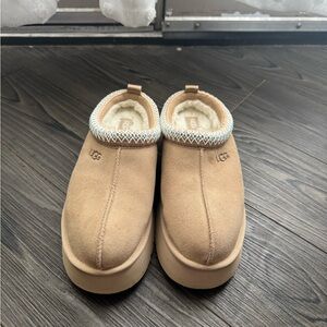 UGG Tazz II Platform Slippers- Sand (Size 9 US Women’s)